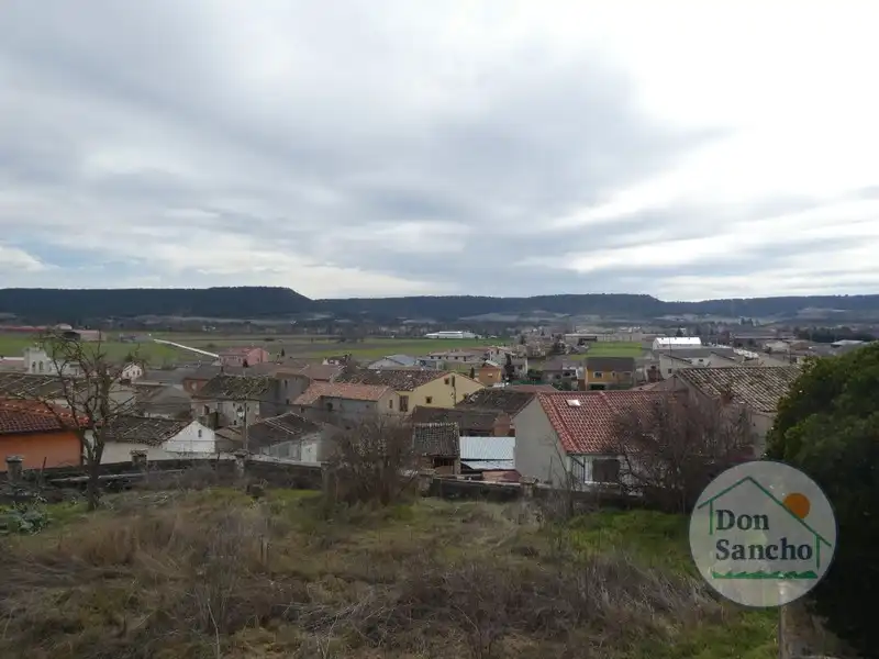 Houses for sale in Olivares de Duero