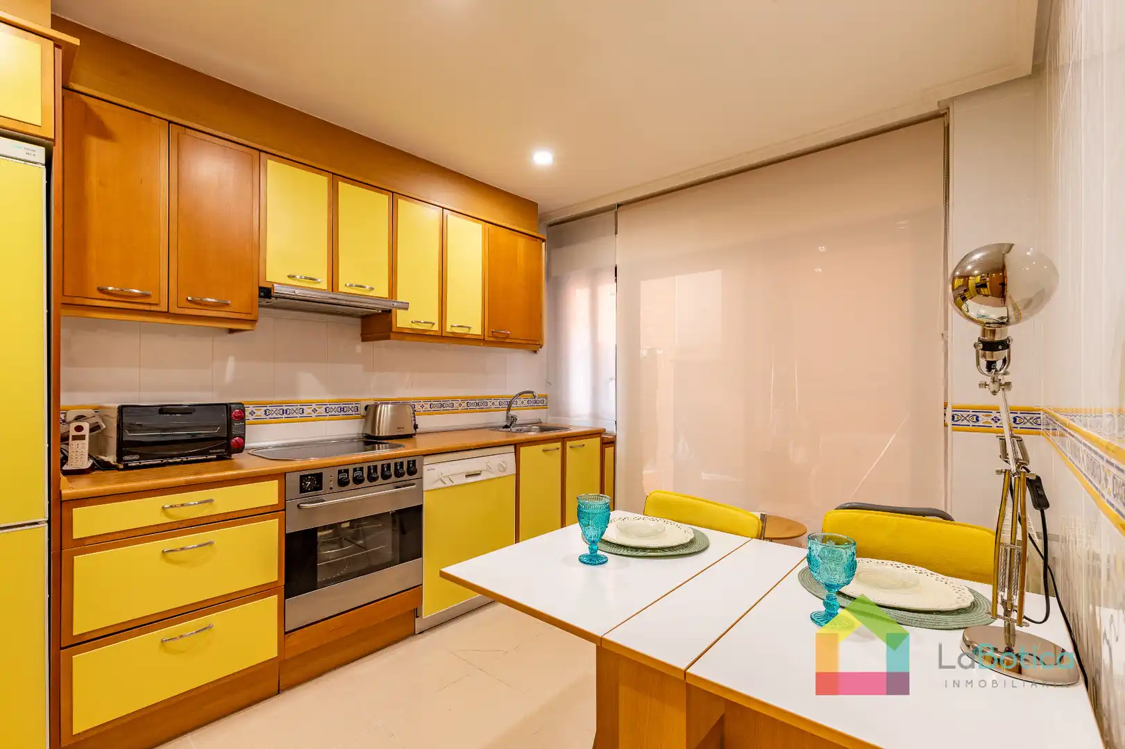 Kitchen of Flat for sale in Toledo  with Heating, Parquet flooring and Washing machine