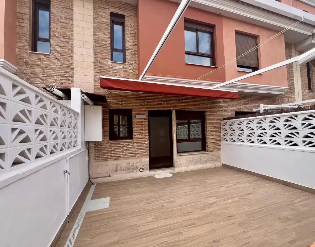 Exterior view of Detached homes for rent in L'Eliana  with Air Conditioner, Heating and Terrace