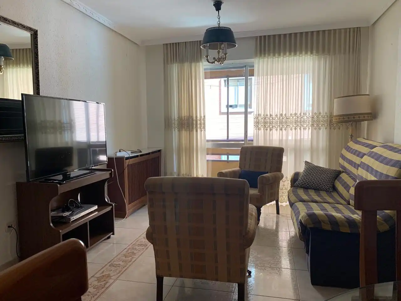 Living room of Flat for rent in Cuenca  with Heating, Terrace and Furnished