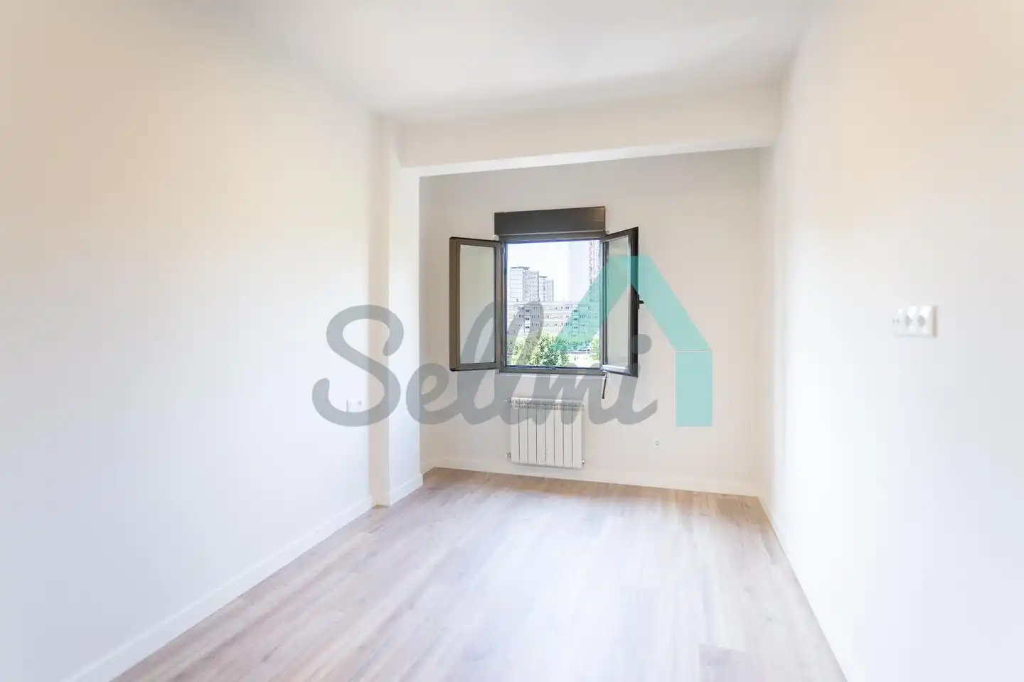Habitación de Piso en venta en Gijón  con Calefacción