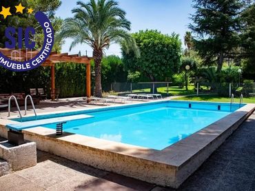 Villa con piscina in vendita a Calle Los Patos