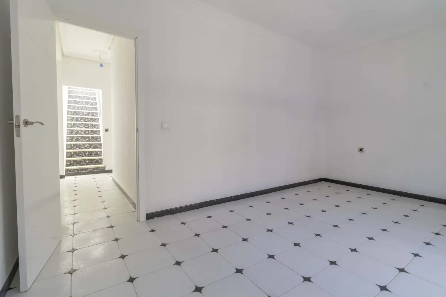 Casa adosada en venda en Sevilla amb Terrassa i Balcó