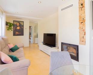 Sala d'estar de Dúplex en venda en Granja de Rocamora amb Aire condicionat, Terrassa i Balcó