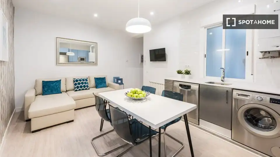 Flat for rent in Universidad - Malasaña