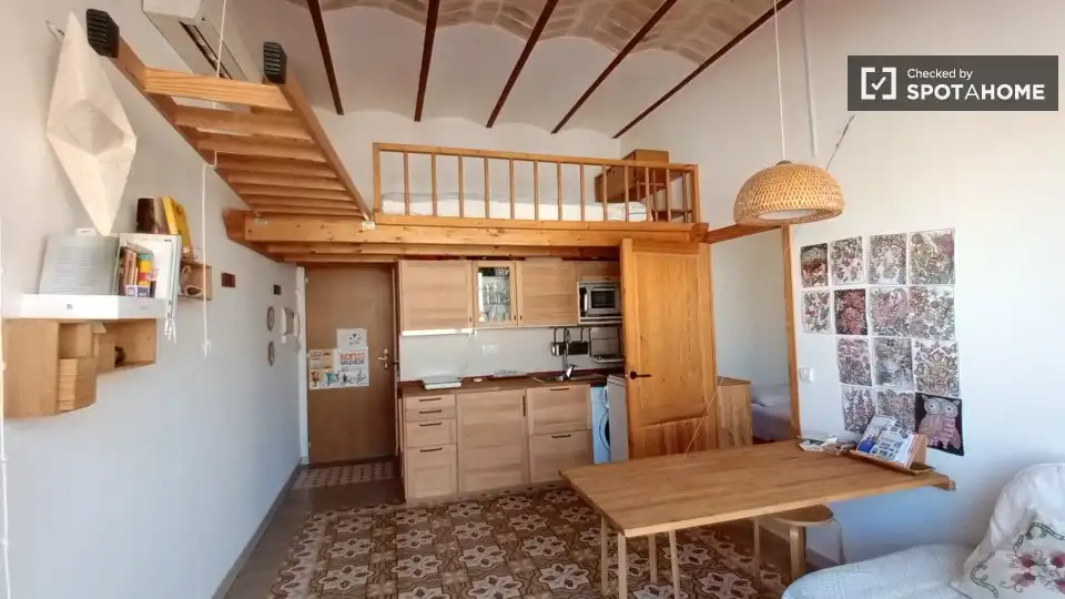 Room in Russafa