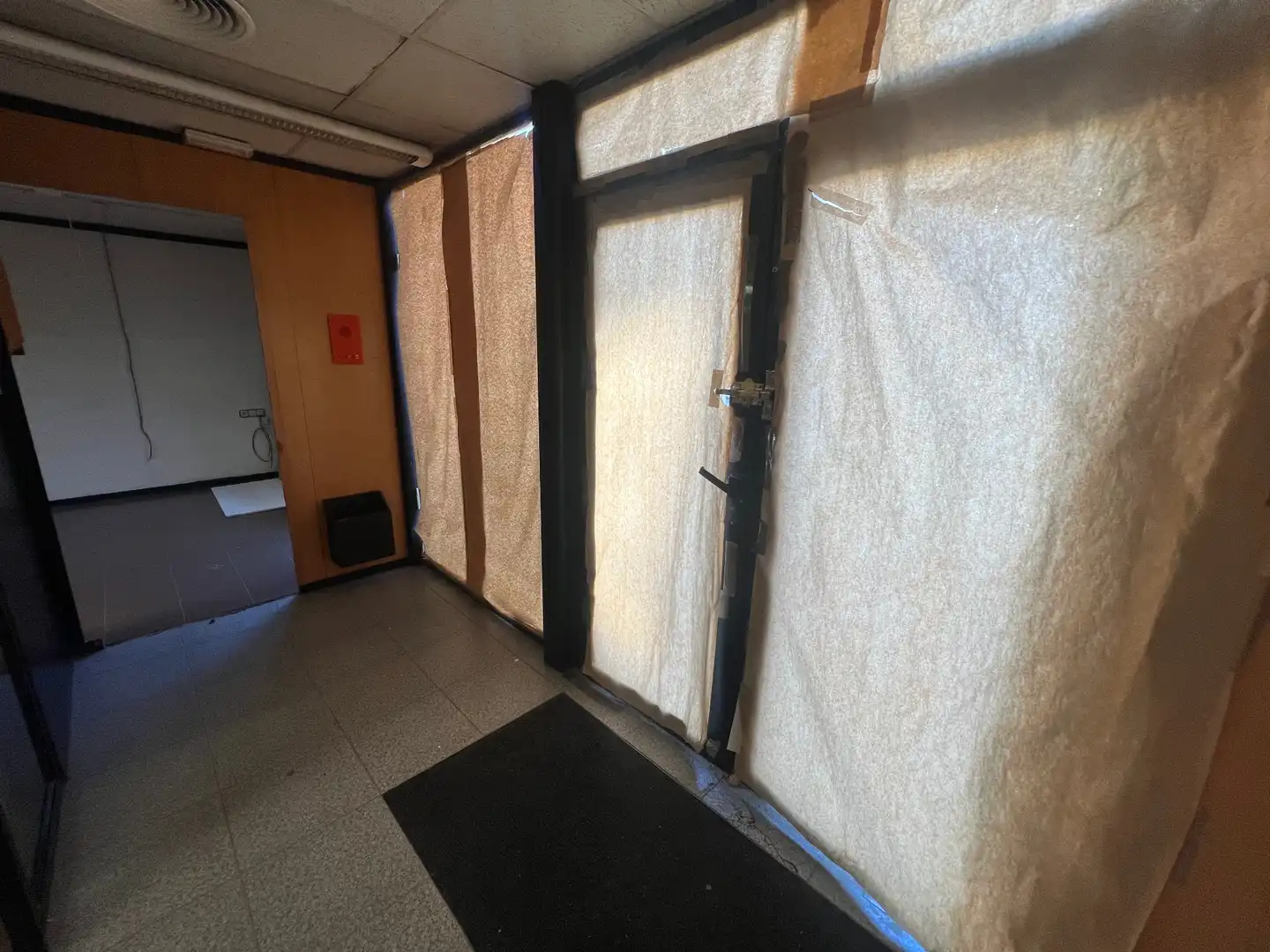 Commercial properties for rent in Cervera  with Air Conditioner, Heating and Furnished