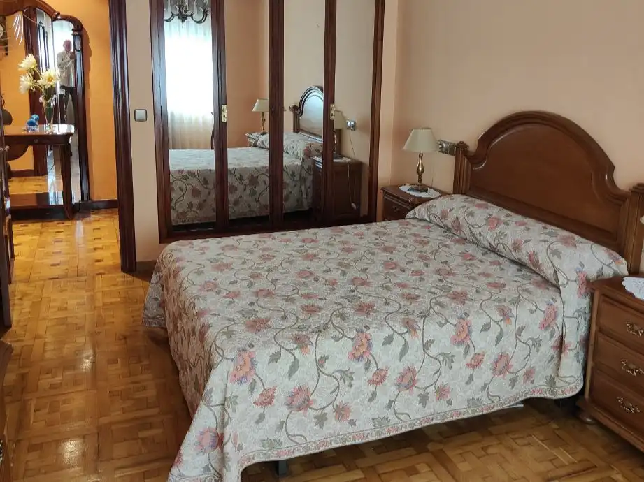 Dormitori de Pis en venda en Langreo amb Balcó