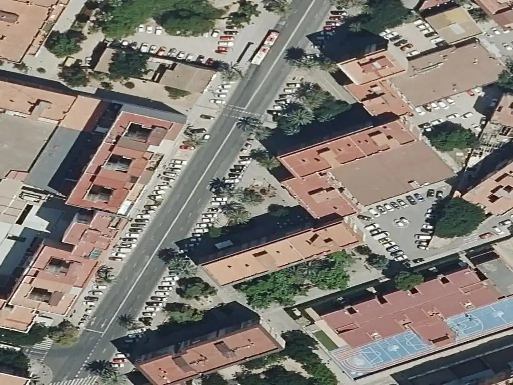 Local comercial en venda a avda Campanar 122
