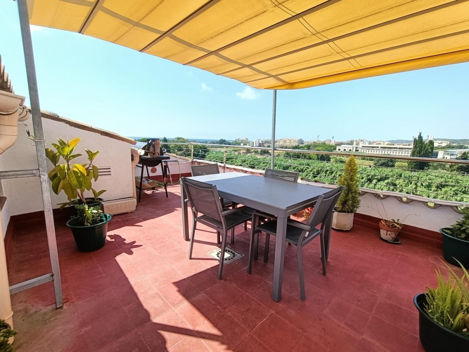 Terrassa de Casa adosada en venda en Pineda de Mar amb Aire condicionat, Terrassa i Balcó