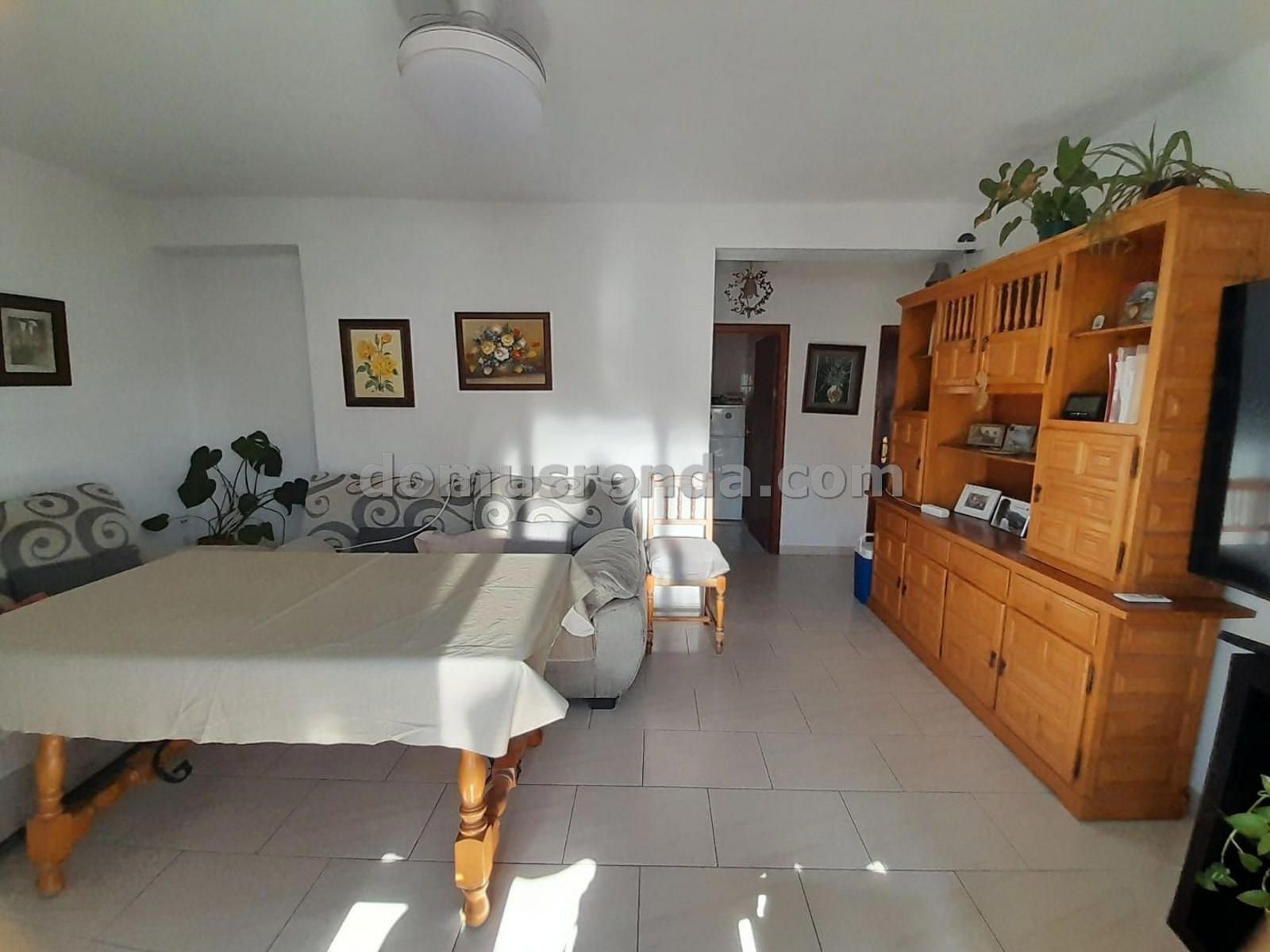 Vista exterior de Pis en venda en Ronda amb Terrassa i Moblat