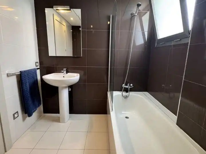 Baño de Piso para compartir en San Enrique - Guadiaro -  Pueblo Nuevo