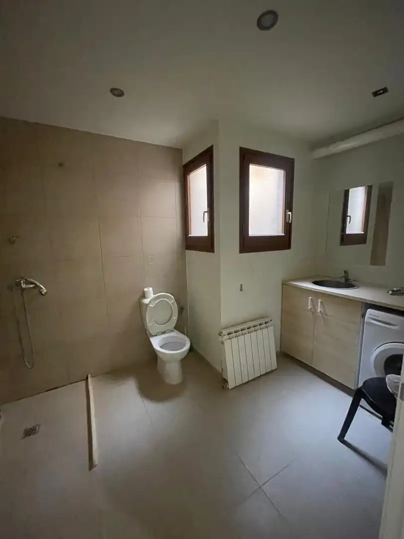 Baño de Piso en venta en Manlleu con Calefacción y Balcón