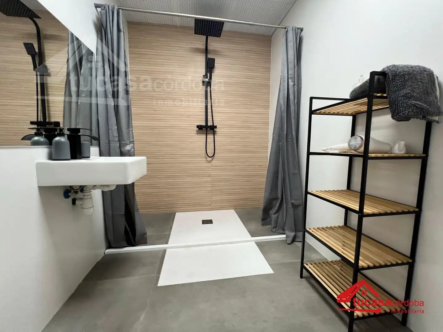 Bathroom of Ground floor for sale in Córdoba  with Air Conditioner