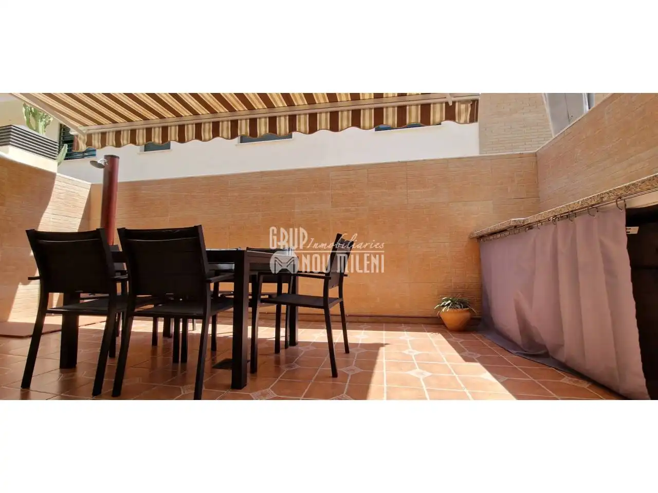 Terrasse von Einfamilien-Reihenhaus zur Miete in Picanya, Valencia