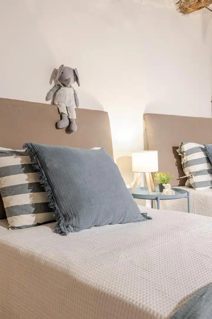 Habitación de Finca rústica en venta en Venta del Moro con Jardín privado, Terraza y Amueblado