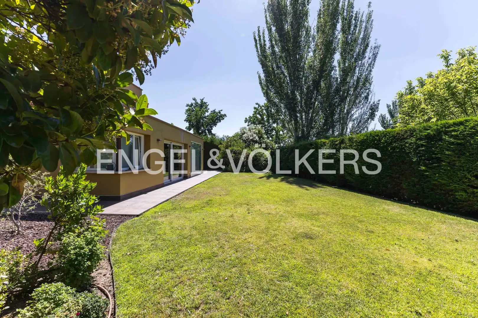 Houses for sale in La Moraleja  with Air Conditioner, Heating and Private garden