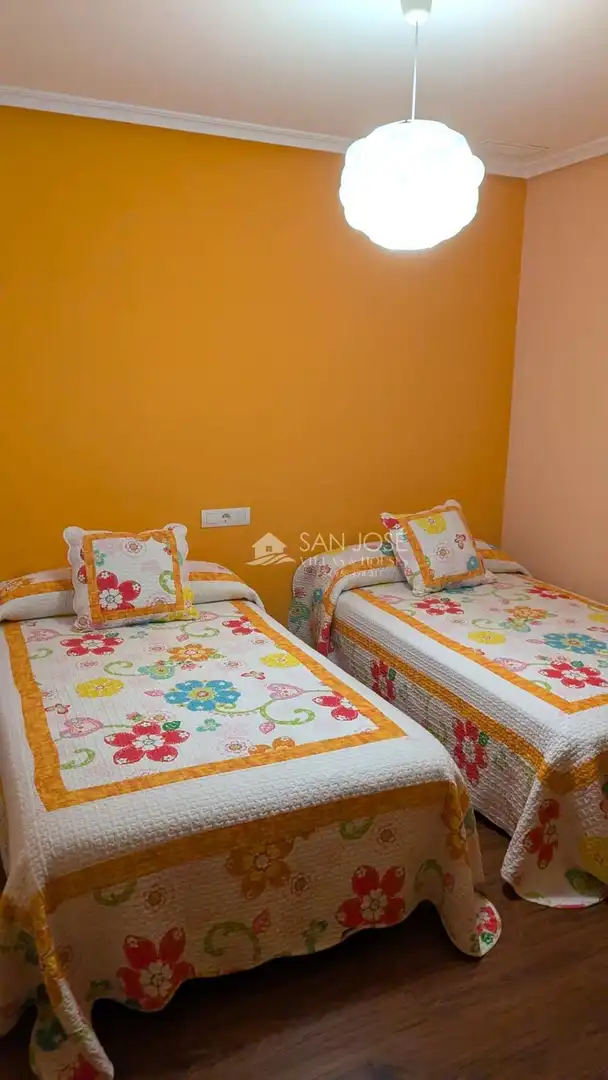 Habitación de Piso en venta en Novelda con Parquet y Amueblado