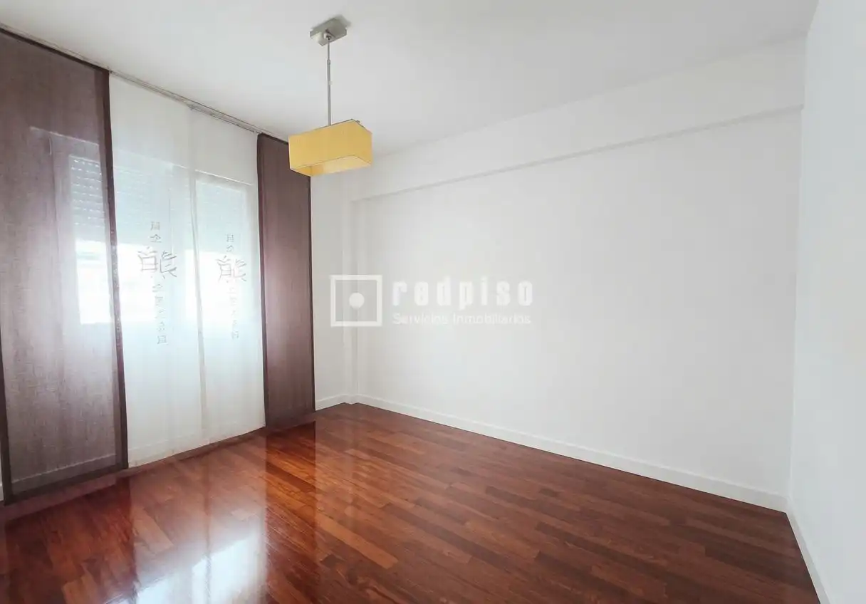 Bedroom of Flat for sale in Alcorcón  with Heating, Private garden and Parquet flooring
