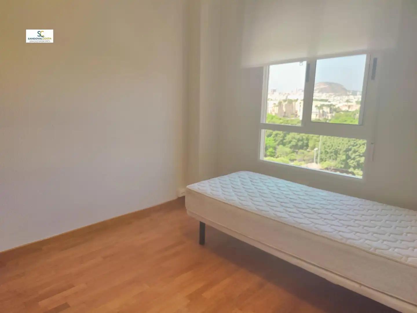 Habitación de Piso de alquiler en Alicante / Alacant con Parquet y Piscina comunitaria