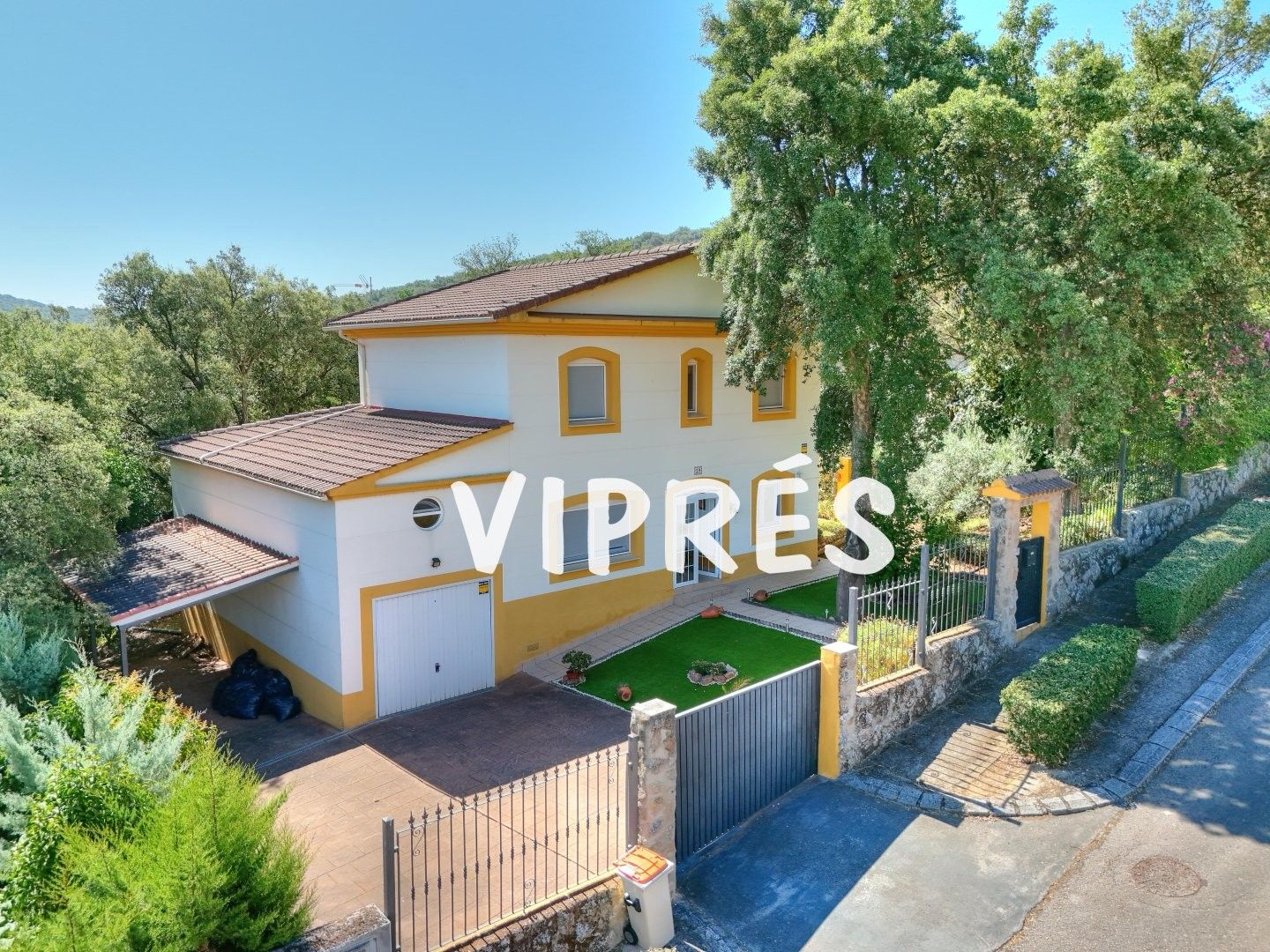 Exterior view of House or chalet for sale in Cáceres Capital  with Air Conditioner, Heating and Swimming Pool