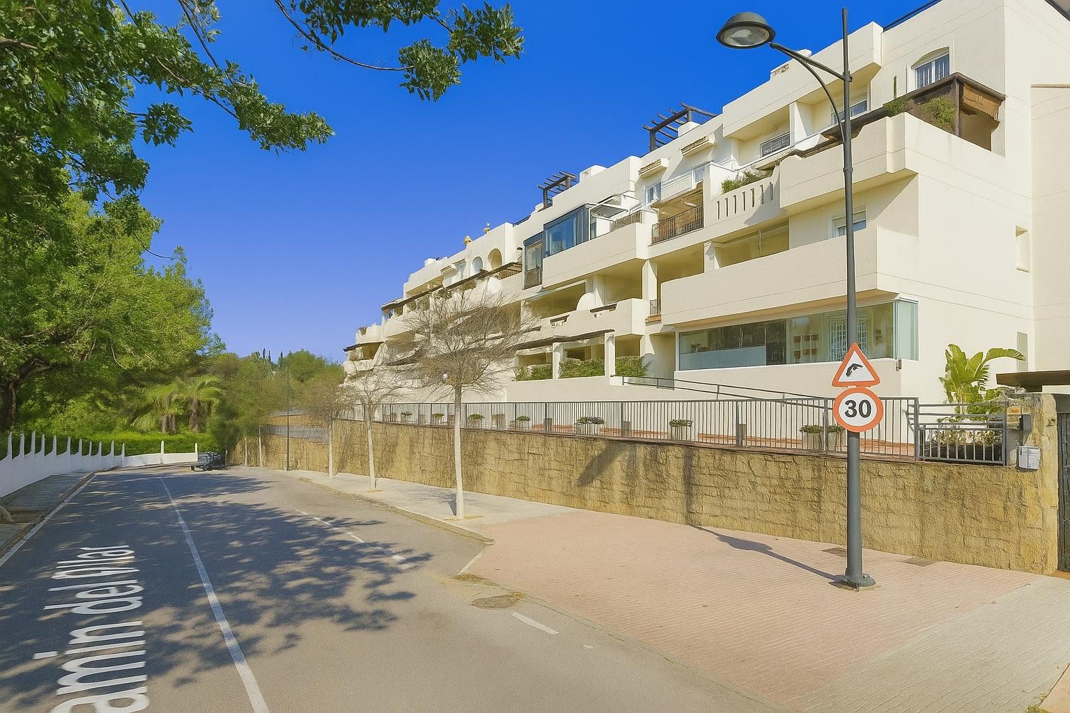 Exterior view of Apartment to rent in Marbella  with Air Conditioner, Heating and Terrace