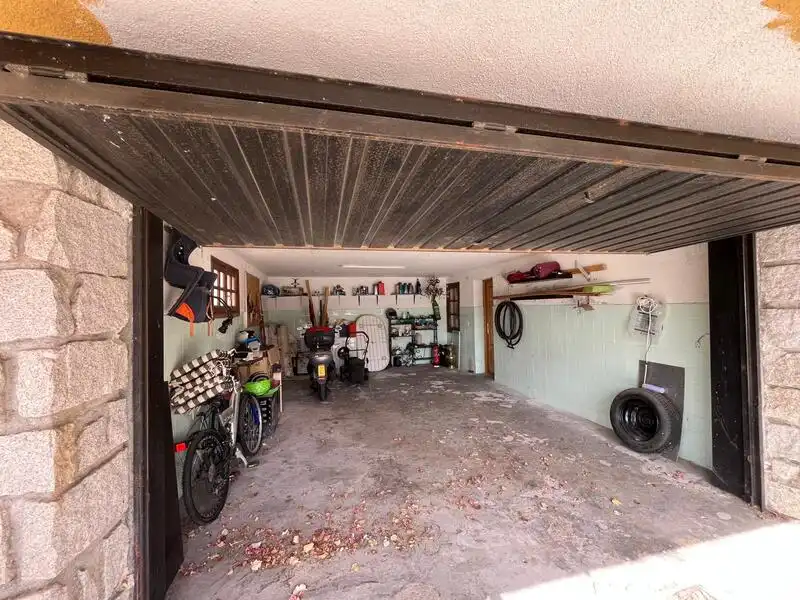 Parking de Casa o chalet en venta en Cazalegas con Piscina