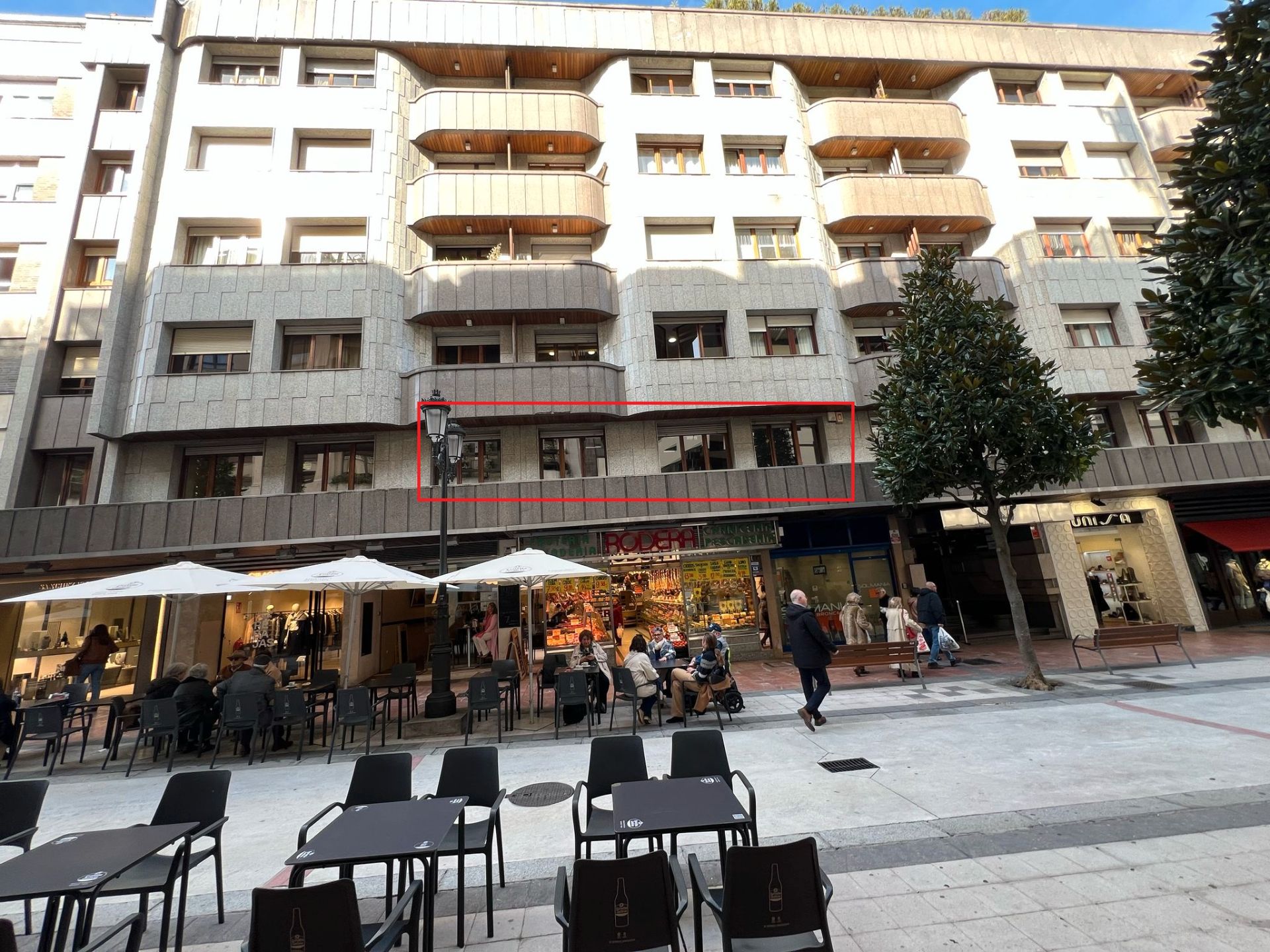 Vista exterior de Oficina de lloguer en Oviedo  amb Calefacció