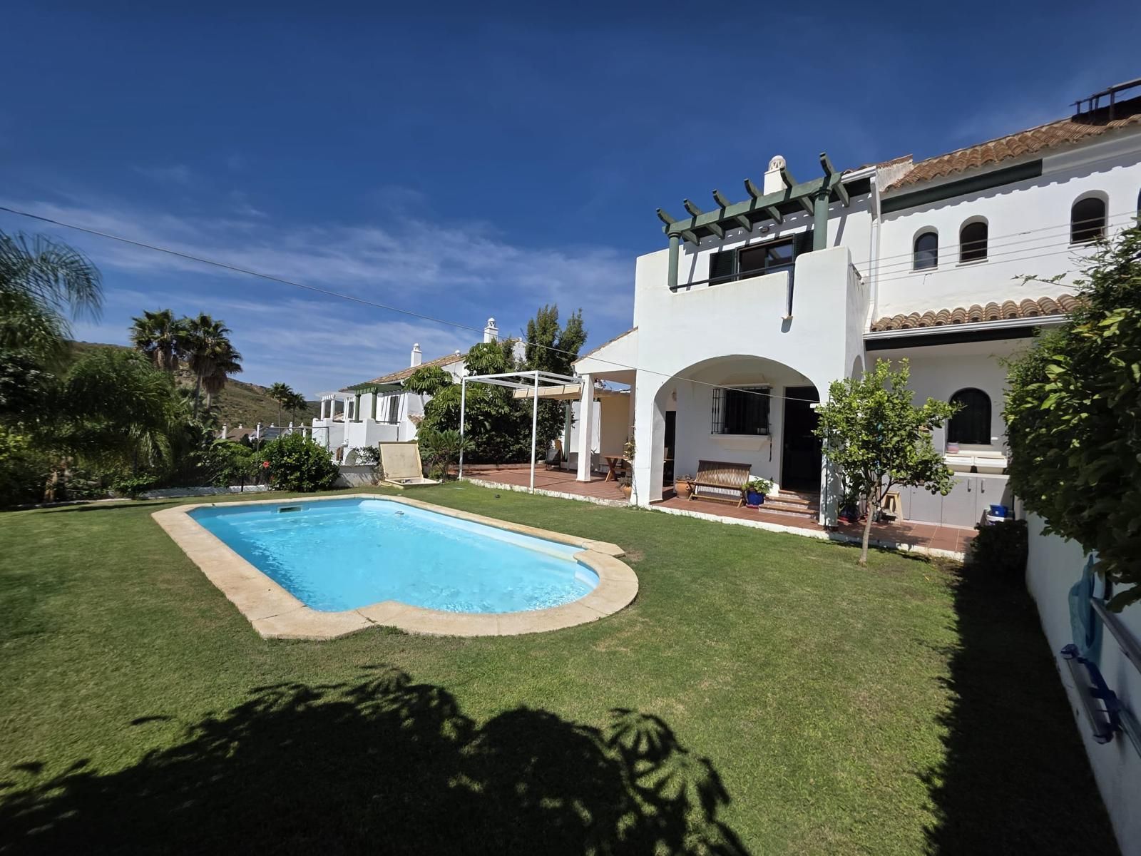 Jardí de Casa o xalet en venda en Manilva amb Calefacció, Jardí privat i Terrassa