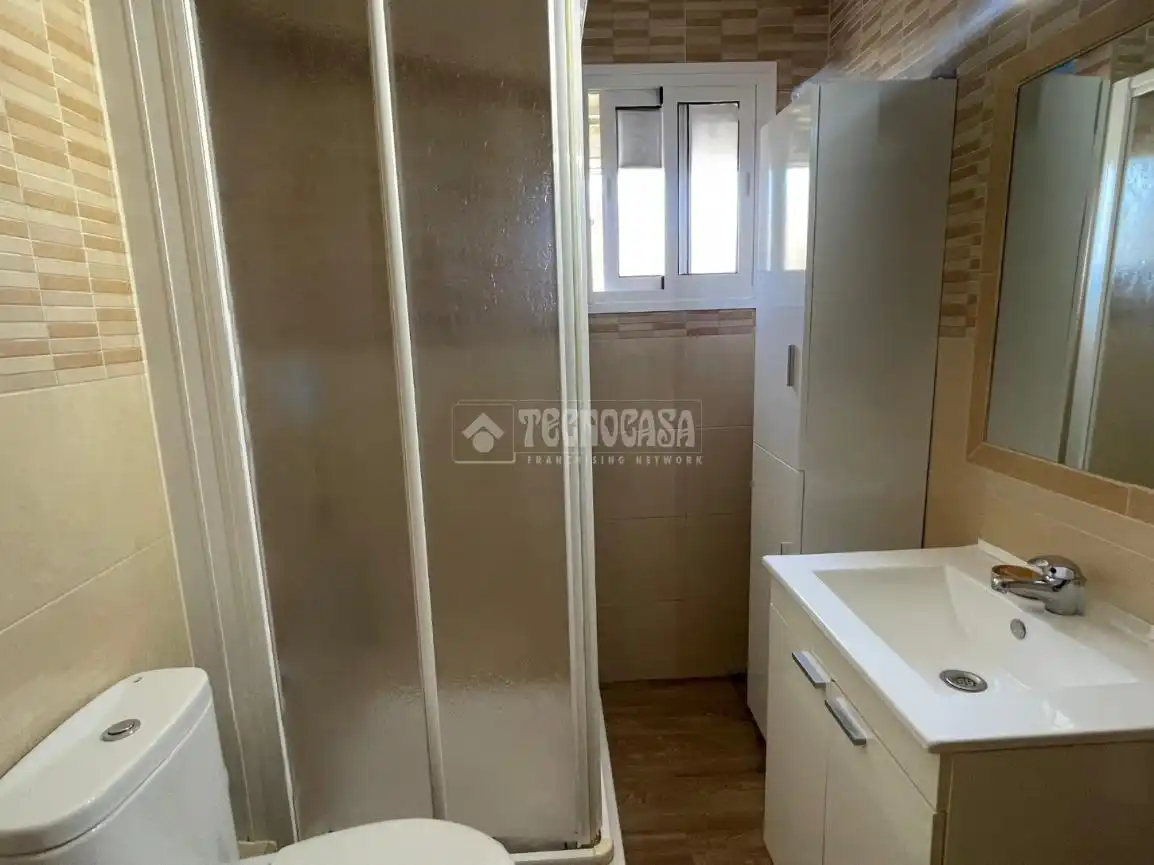 Baño de Piso en venta en Antequera con Aire acondicionado y Terraza
