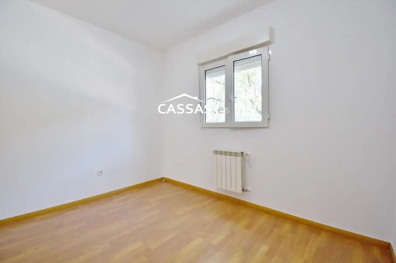Habitación de Planta baja en venta en Torrejón de Ardoz con Aire acondicionado y Piscina comunitaria