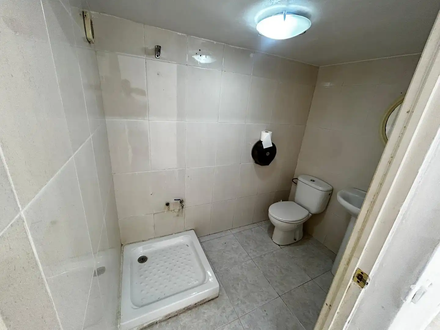 Baño de Local de alquiler en Mataró
