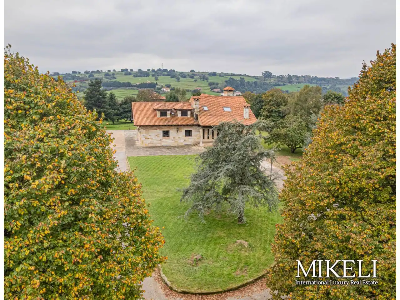 Jardín de Casa o chalet en venta en Santillana del Mar con Calefacción, Jardín privado y Parquet