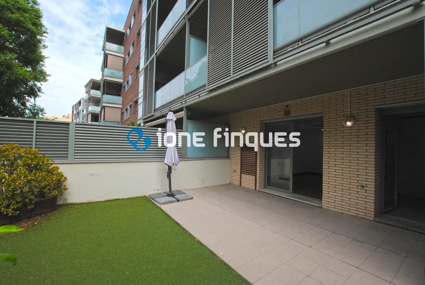 Terrasse von Wohnung zum Verkauf in Sant Cugat del Vallès mit Heizung, Privatgarten und Terrasse