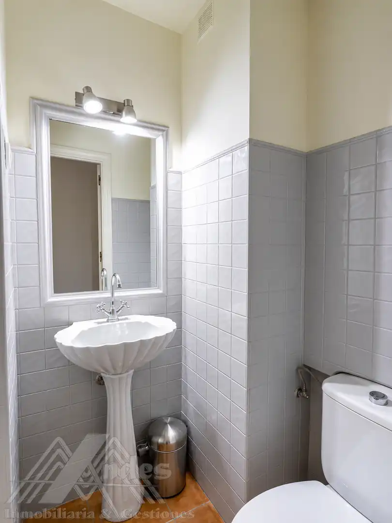 Bathroom of Flat for sale in Majadahonda  with Air Conditioner, Heating and Storage room