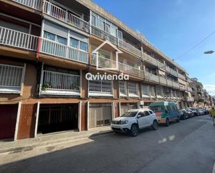 Vista exterior de Àtic en venda en Santa Coloma de Gramenet amb Terrassa