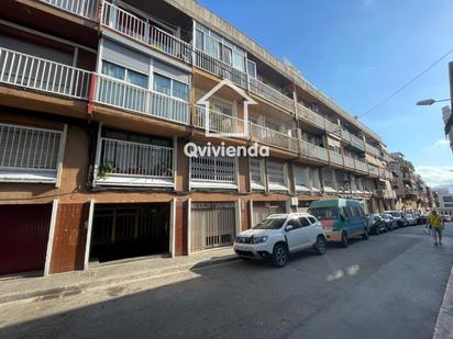 Vista exterior de Àtic en venda en Santa Coloma de Gramenet amb Terrassa