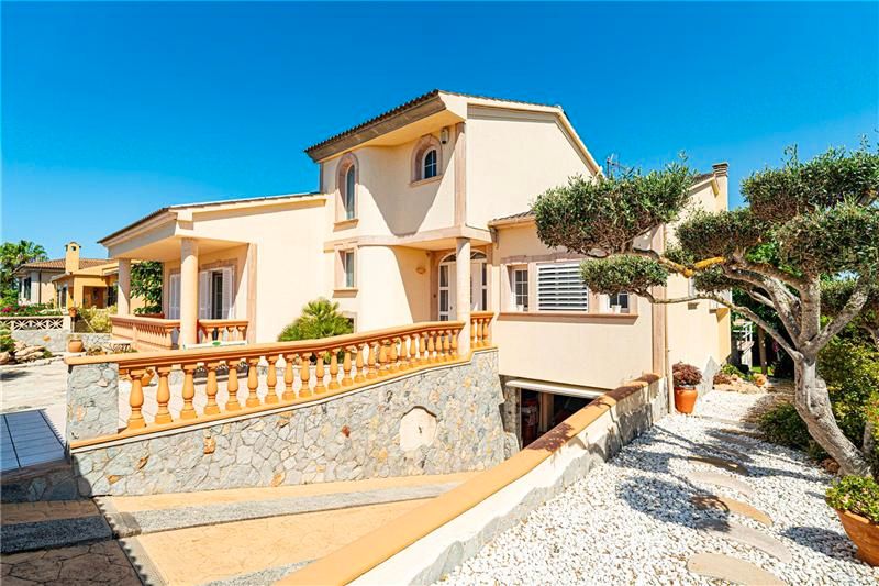Vista exterior de Casa o xalet en venda en Llucmajor amb Aire condicionat, Calefacció i Jardí privat