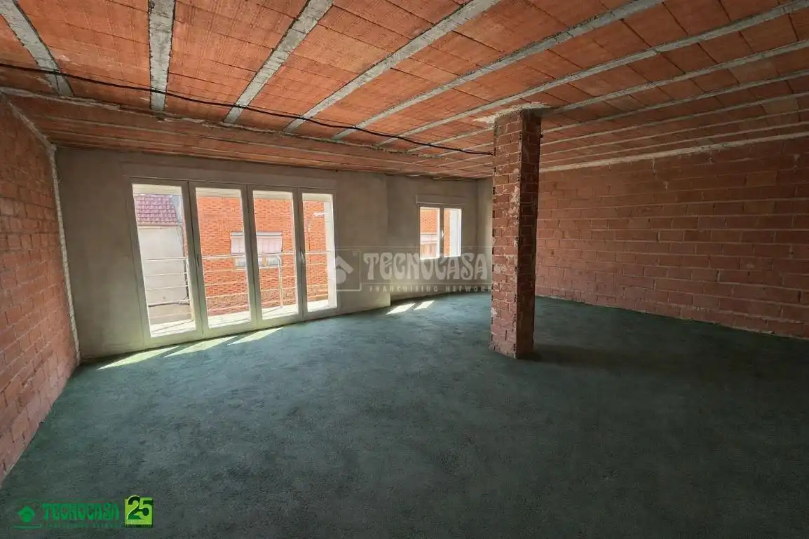 Casa adosada en venda en Bolaños de Calatrava amb Terrassa