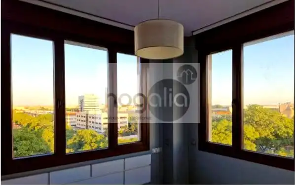 Habitación de Piso de alquiler en Sevilla con Aire acondicionado, Piscina y Amueblado