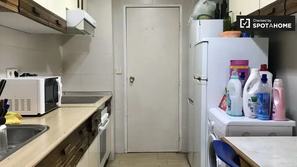 Kitchen of Flat for rent in Alcalá de Henares  with Air Conditioner, Heating and Furnished