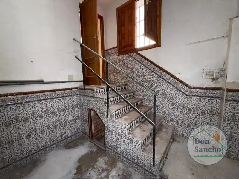 Casa adosada en venda en Mucientes amb Terrassa