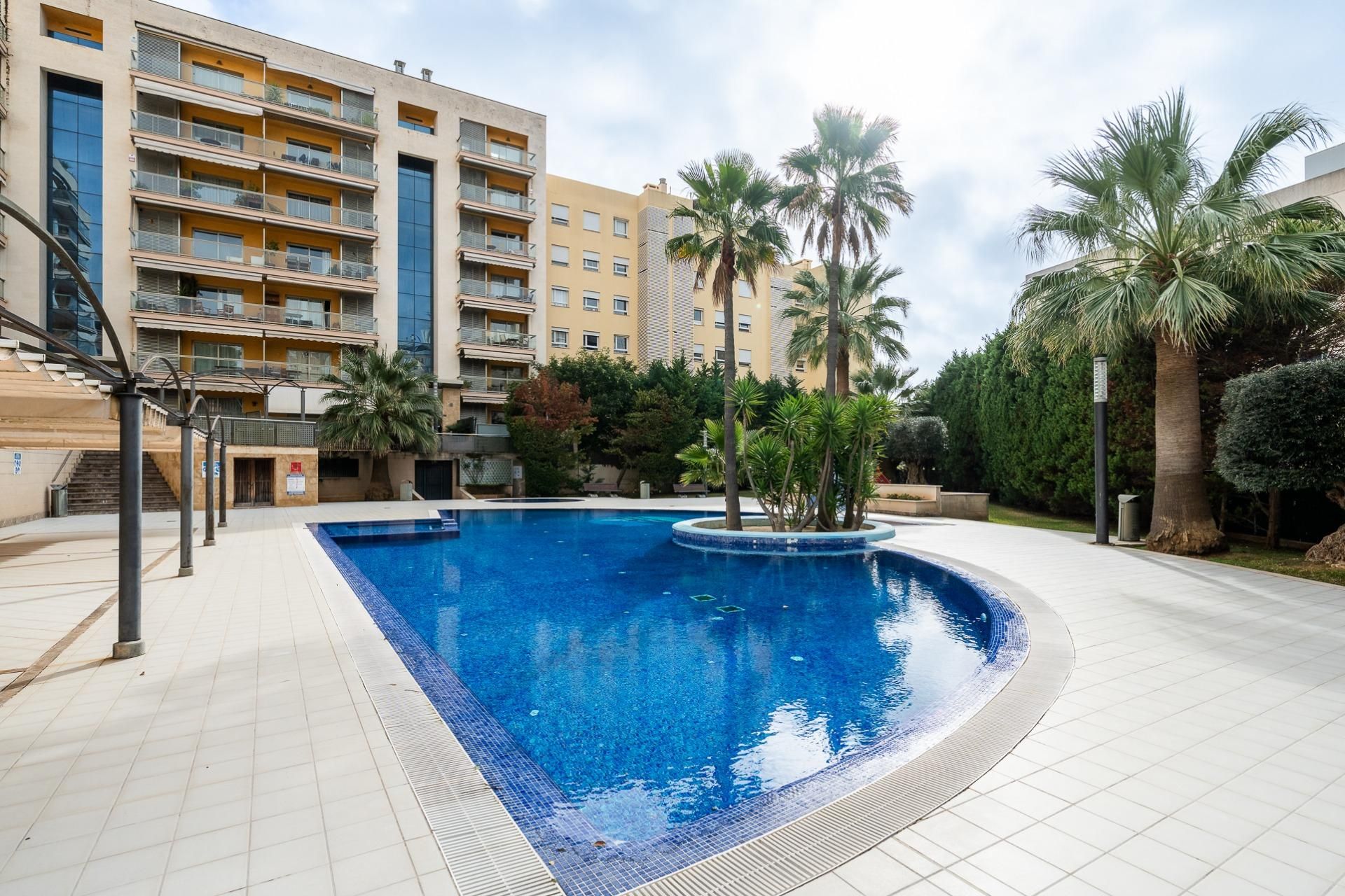 Piscina de Àtic en venda en  Palma de Mallorca amb Aire condicionat, Jardí privat i Terrassa