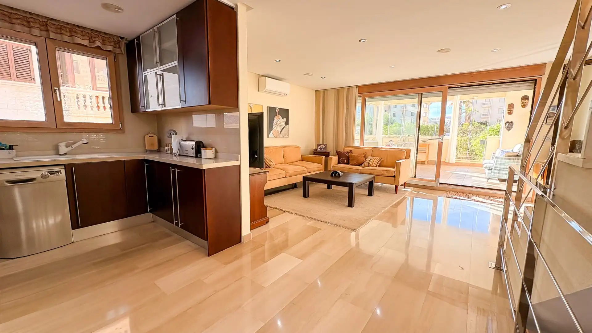 Sala de estar de Casa o chalet en venta en Guardamar del Segura con Aire acondicionado, Jardín privado y Terraza