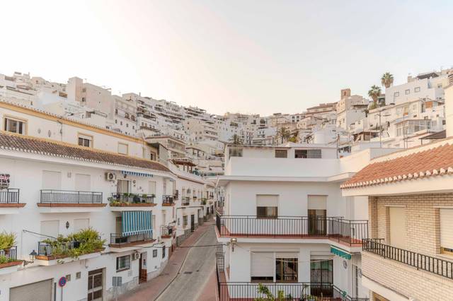 Edificio en Venta en Carretera de la Playa, Salobreña, Spain, -1 en Centro