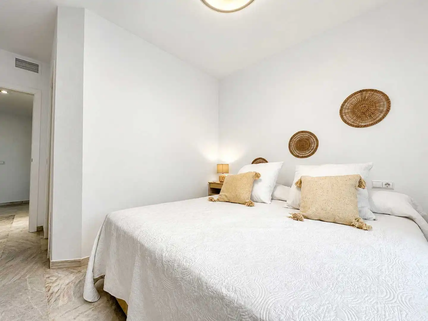Habitación de Planta baja en venta en Manilva con Jardín privado, Terraza y Trastero