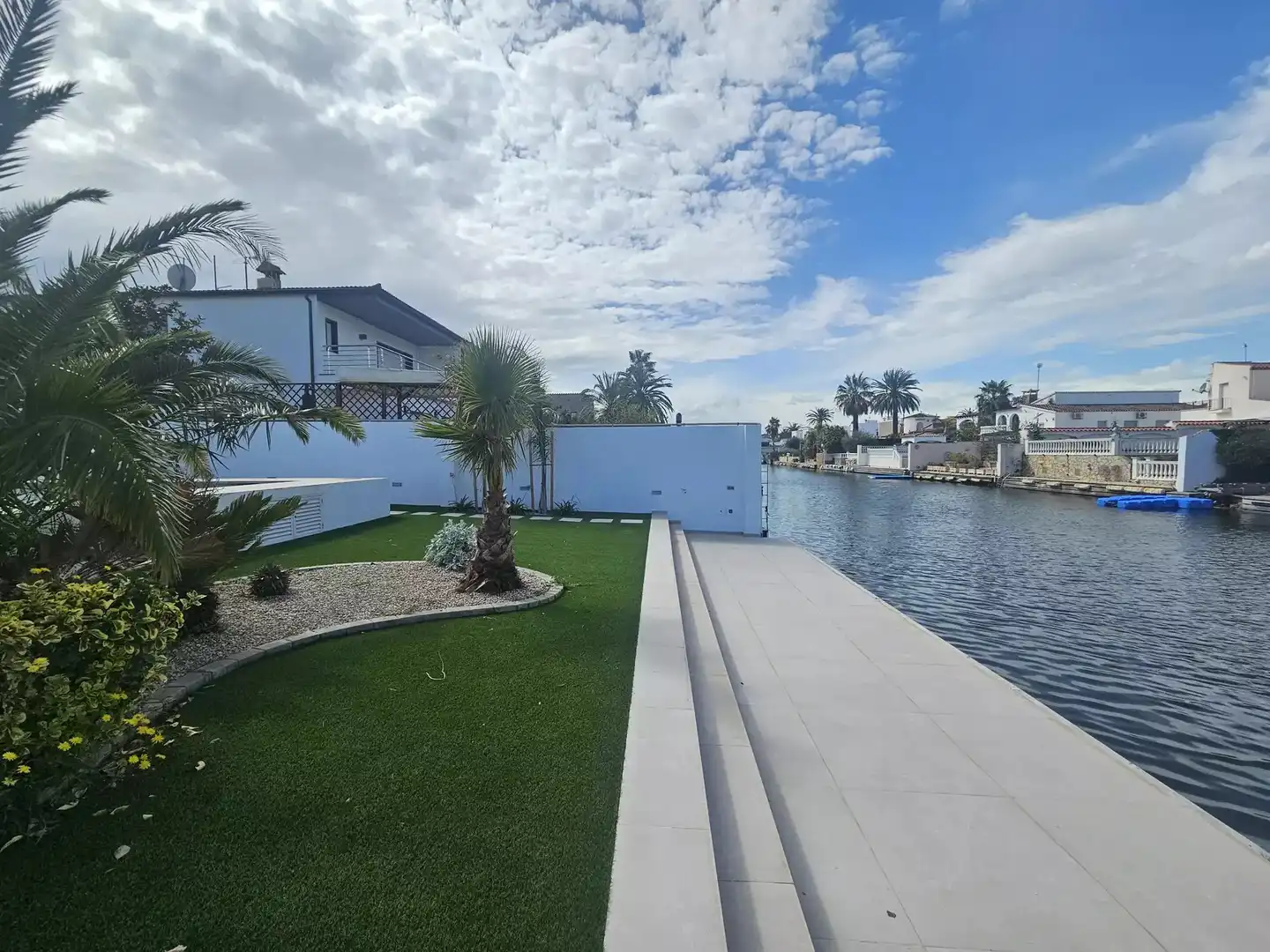 Terrassa de Casa o xalet en venda en Empuriabrava amb Aire condicionat, Calefacció i Jardí privat