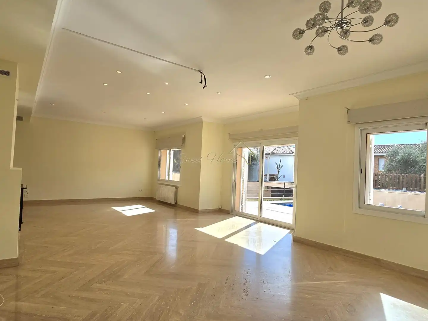 Sala d'estar de Casa o xalet en venda en Vilassar de Dalt amb Aire condicionat, Calefacció i Jardí privat