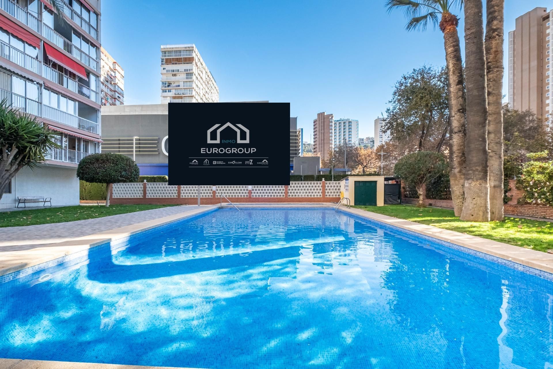 Piscina de Apartament en venda en Benidorm amb Aire condicionat, Calefacció i Jardí privat