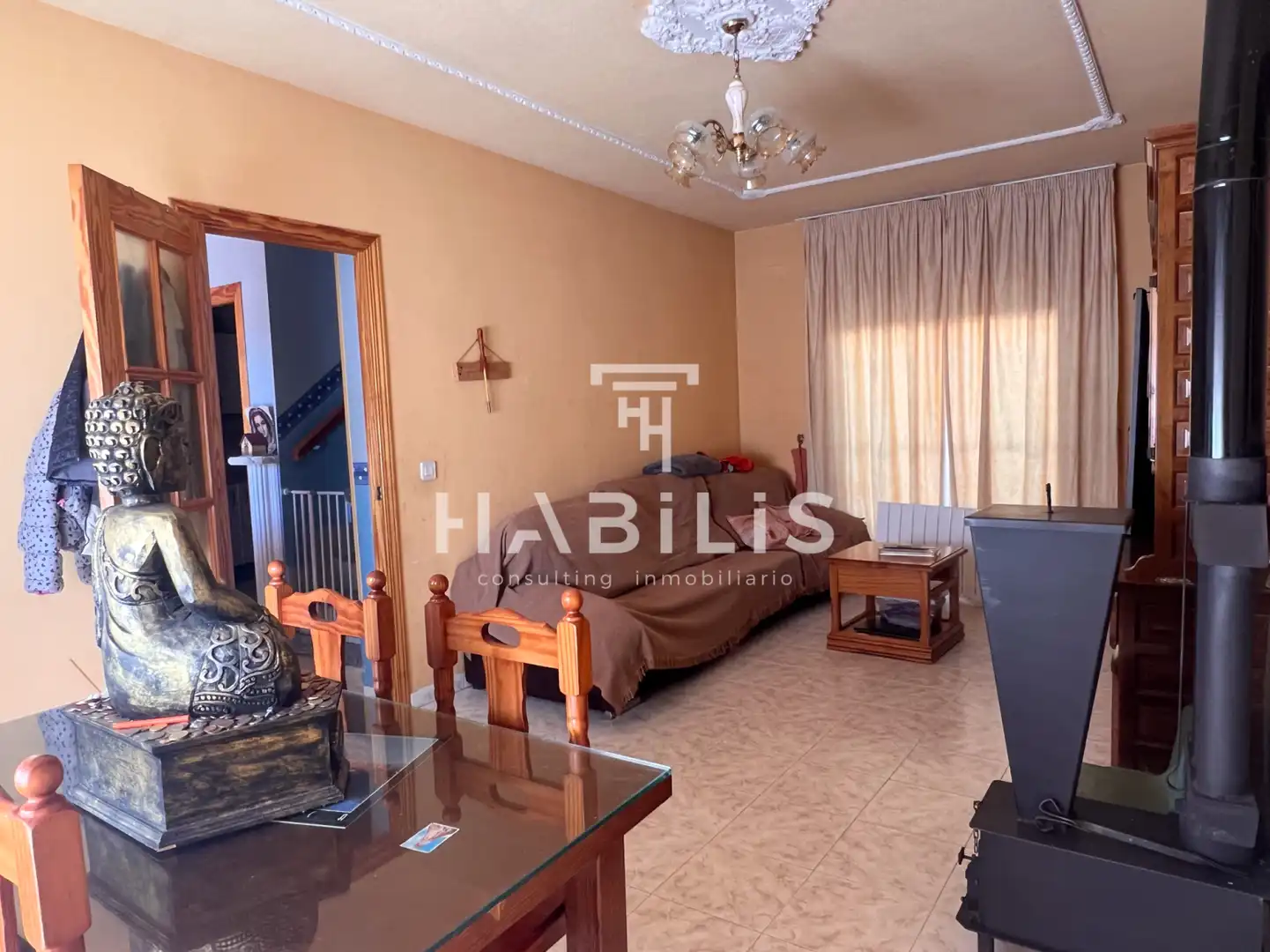 Sala d'estar de Casa o xalet en venda en Los Navalmorales amb Traster